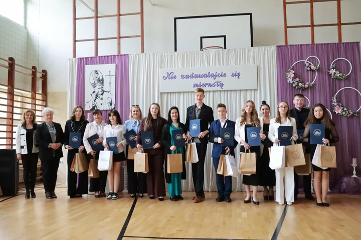 Zdjęcie: Konkurs Literacki  "Nie zadawalajcie się ...